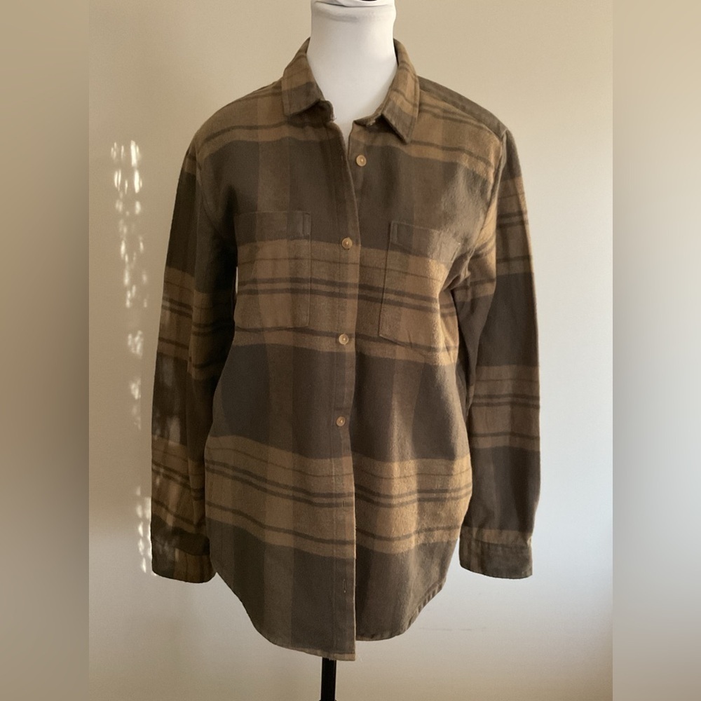 Thread & Supply Women’s Plaid Button Down Shirt